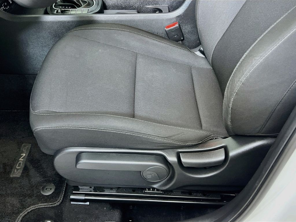 2024 Hyundai Kona SE - Photo 20