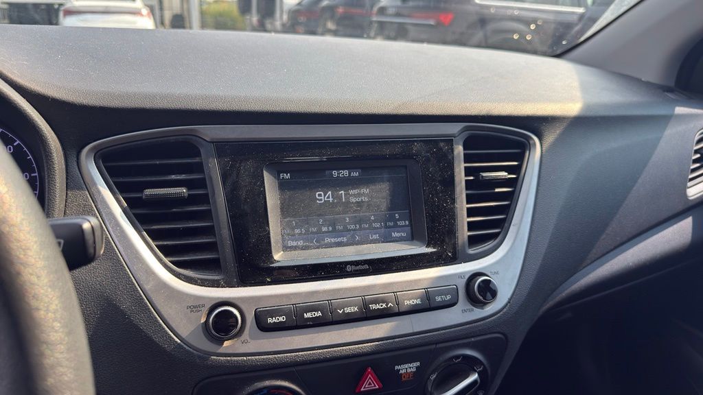2020 Hyundai Accent SE - Photo 12