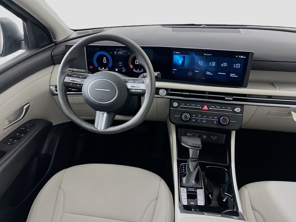 2025 Hyundai Tucson SE - Photo 22