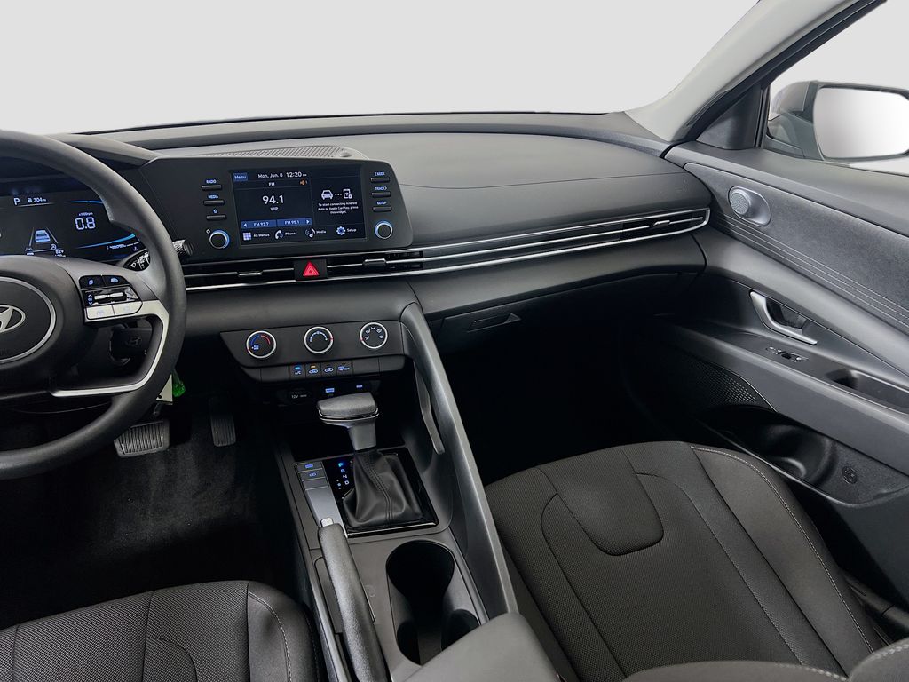 2026 Hyundai Elantra SE - Photo 23
