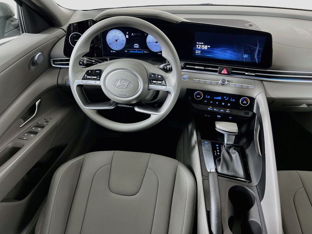 2024 Hyundai Elantra SEL - Photo 20