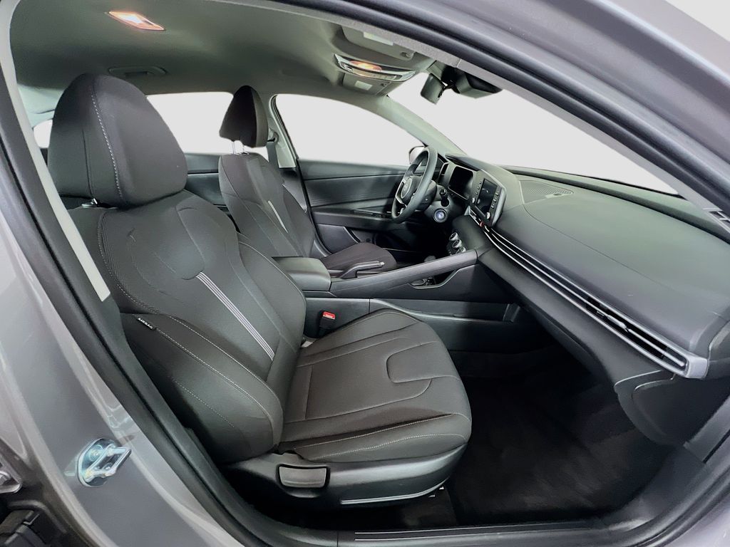 2026 Hyundai Elantra SE - Photo 26