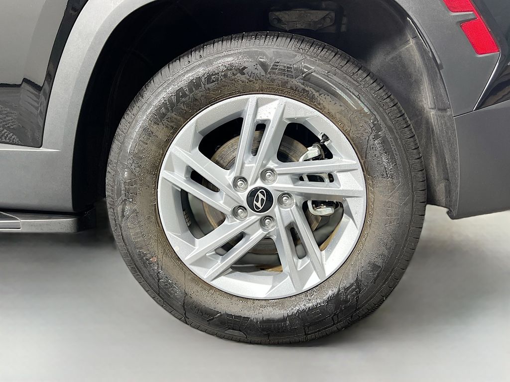 2025 Hyundai Tucson SE - Photo 29