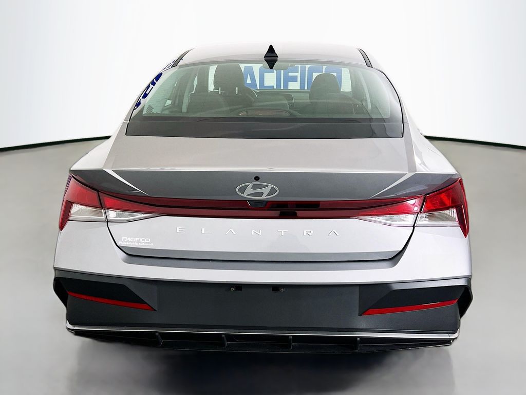2026 Hyundai Elantra SE - Photo 6