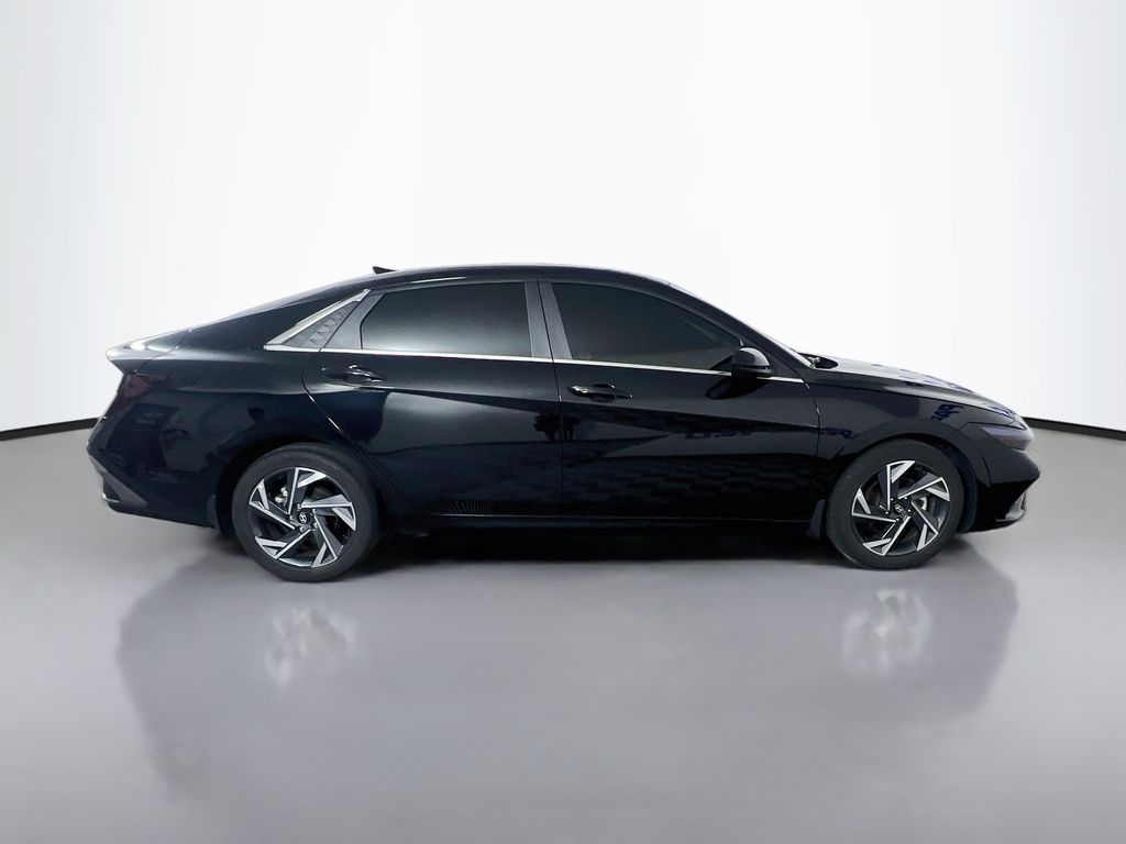 2024 Hyundai Elantra SEL - Photo 8