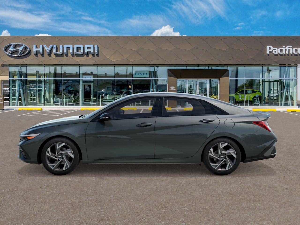 2025 Hyundai Elantra SEL Sport photo 2