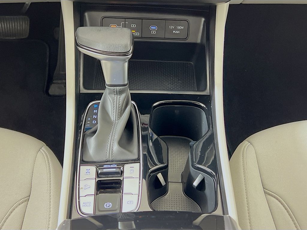 2025 Hyundai Tucson SE - Photo 18