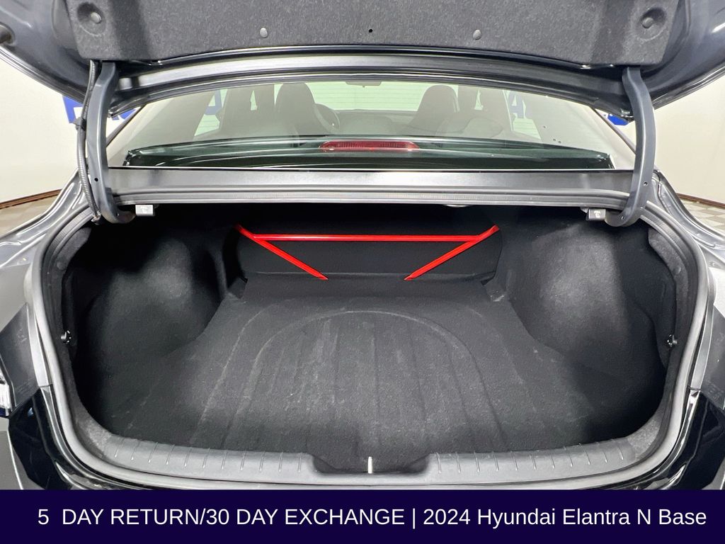 2024 Hyundai Elantra N - Photo 32