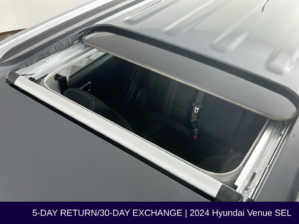 2024 Hyundai Venue SEL - Photo 17