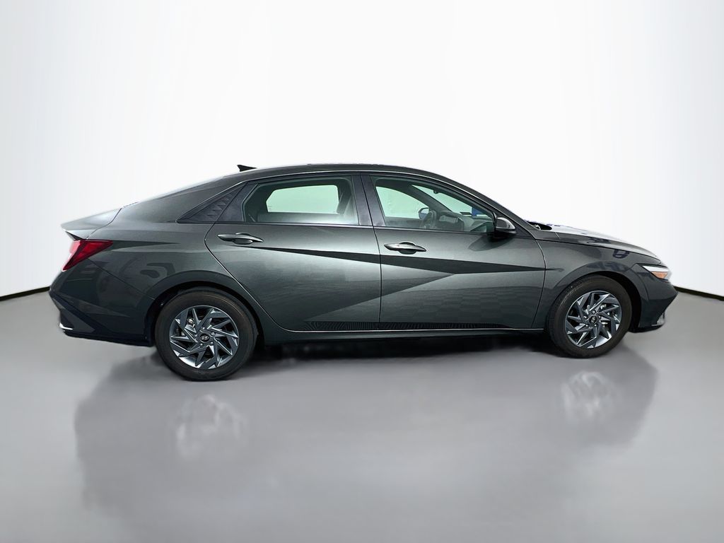 2024 Hyundai Elantra SEL - Photo 7