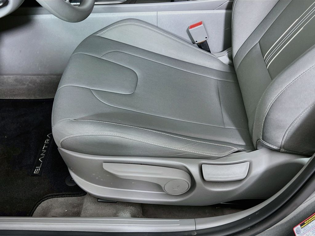 2024 Hyundai Elantra SEL - Photo 18