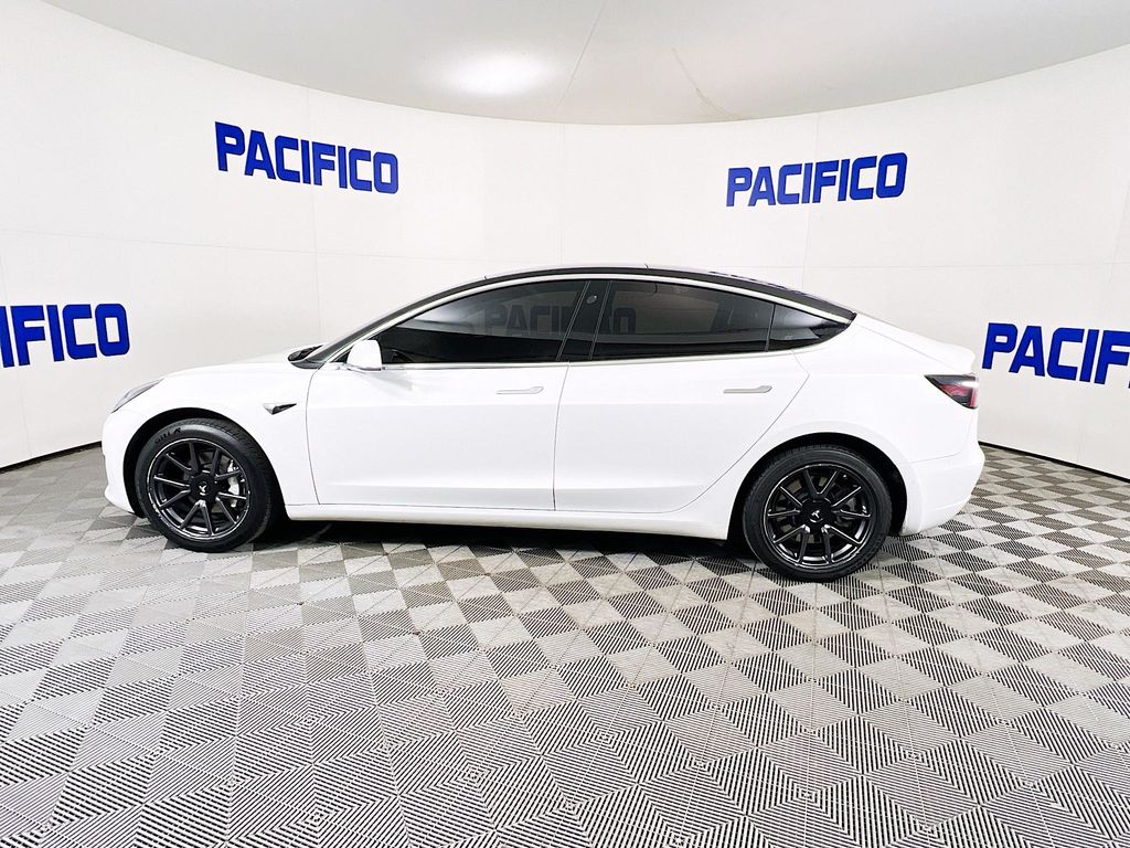 2019 Tesla Model 3 photo 4