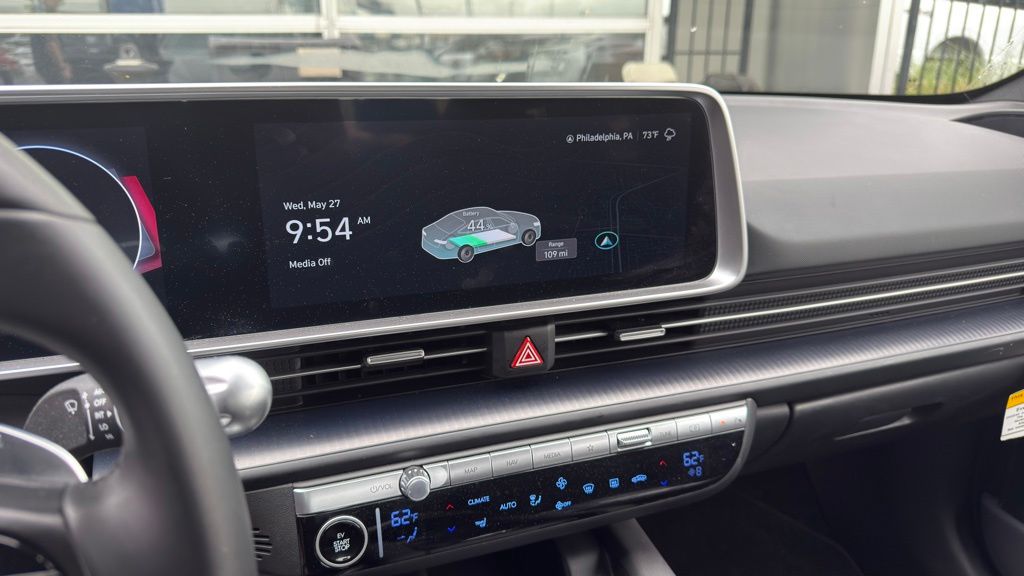 2024 Hyundai IONIQ 6 SE - Photo 13
