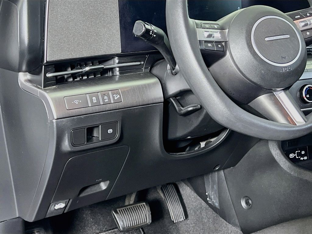 2024 Hyundai Kona SE - Photo 10