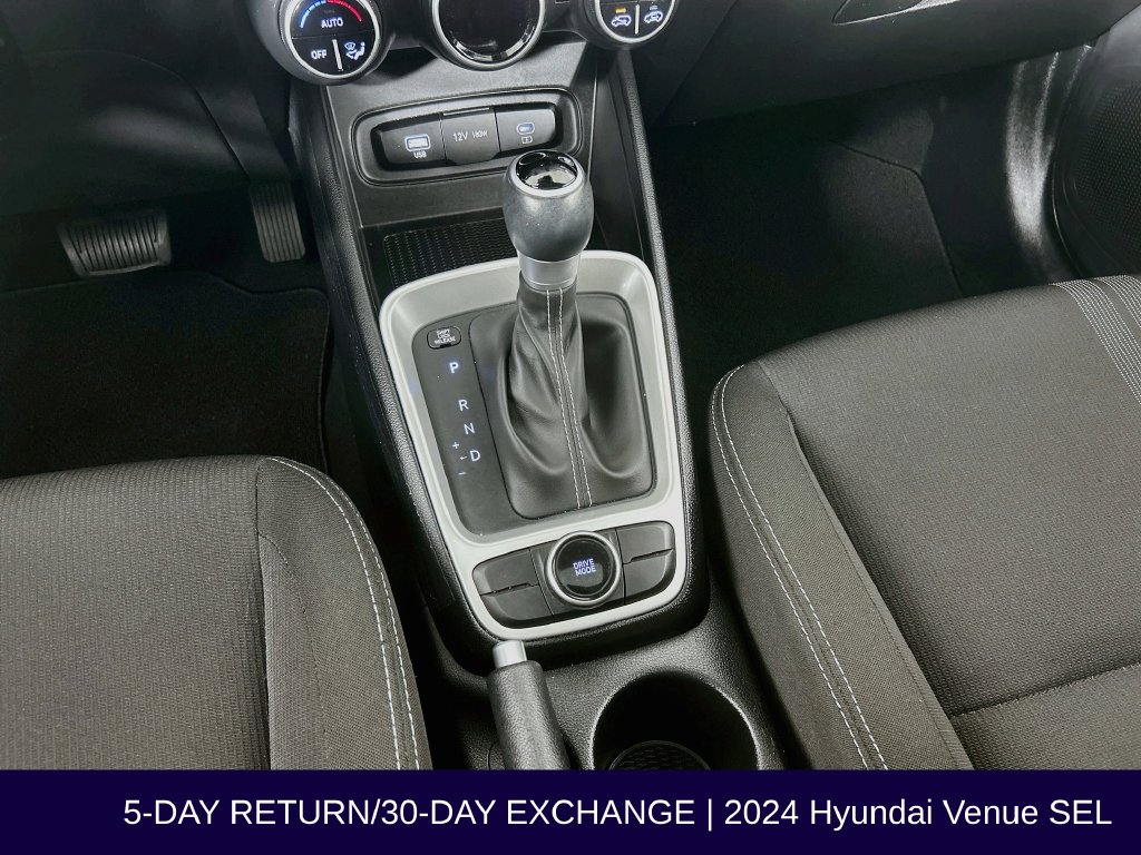 2024 Hyundai Venue SEL - Photo 23