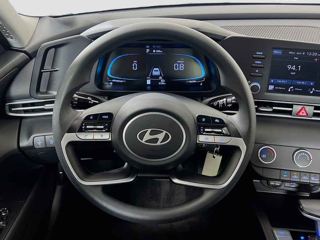 2026 Hyundai Elantra SE - Photo 12