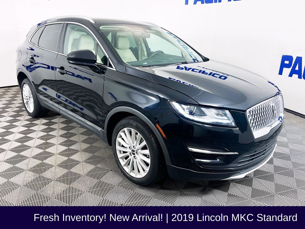 2019 Lincoln MKC Base