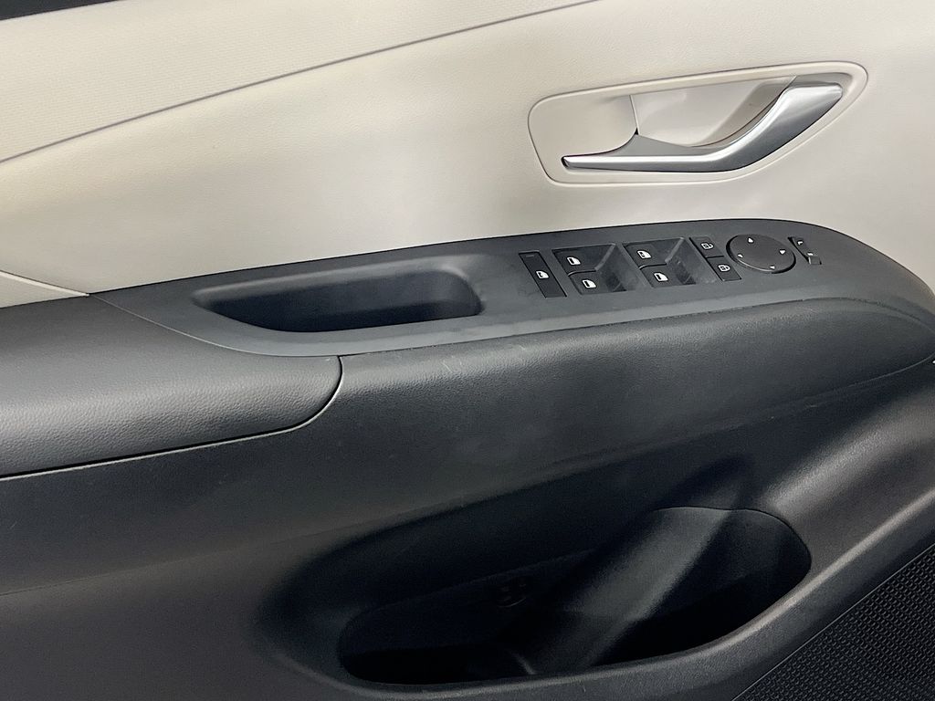 2025 Hyundai Tucson SE - Photo 19