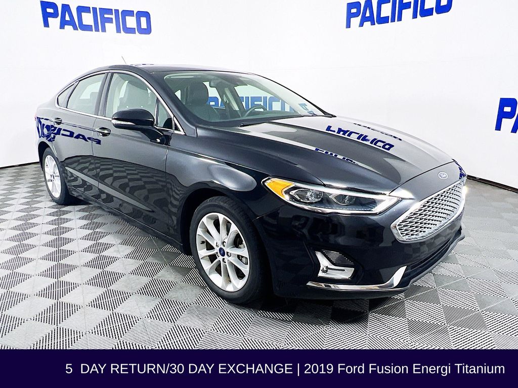 2019 Ford Fusion Energi Titanium photo 2