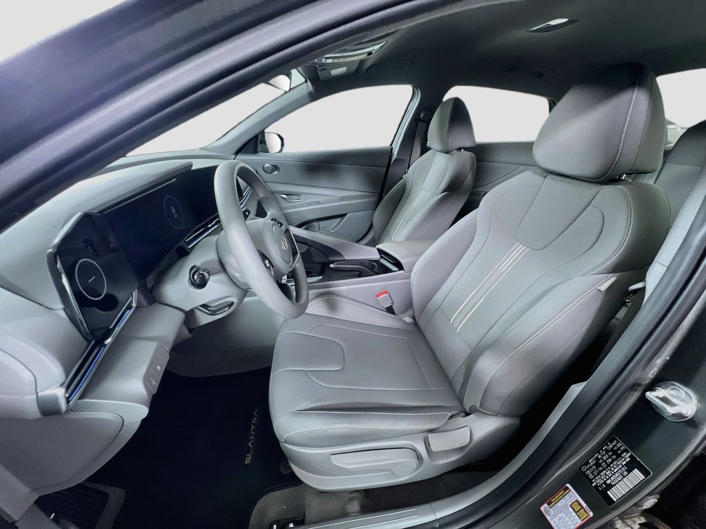 2024 Hyundai Elantra SEL - Photo 9