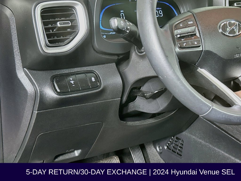 2024 Hyundai Venue SEL - Photo 12