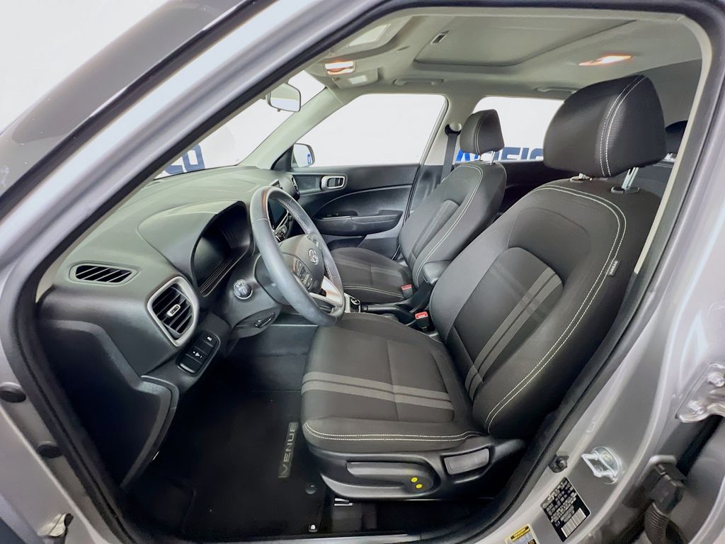 2023 Hyundai Venue SEL - Photo 11