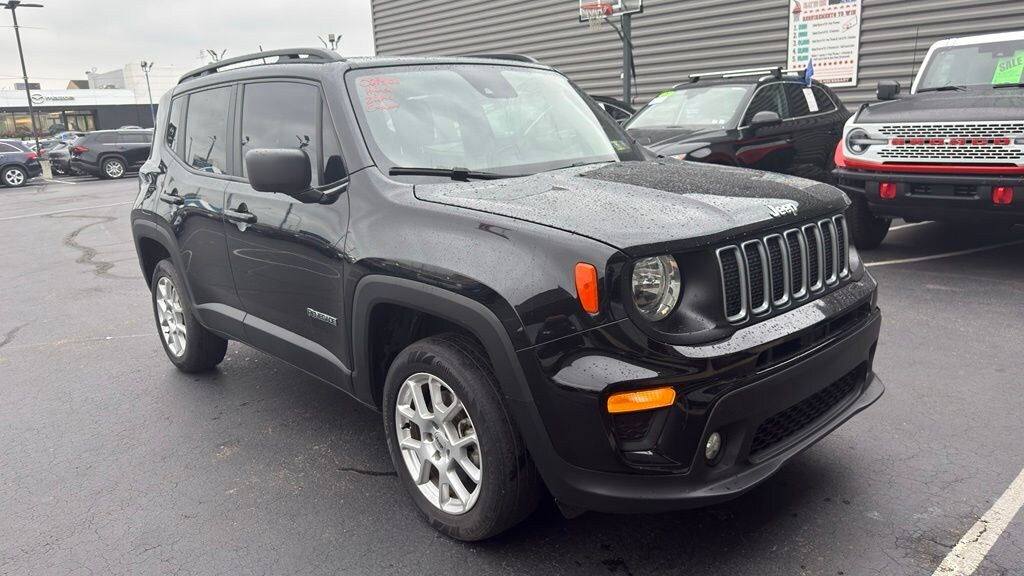 Used 2023 Jeep Renegade Latitude SUV