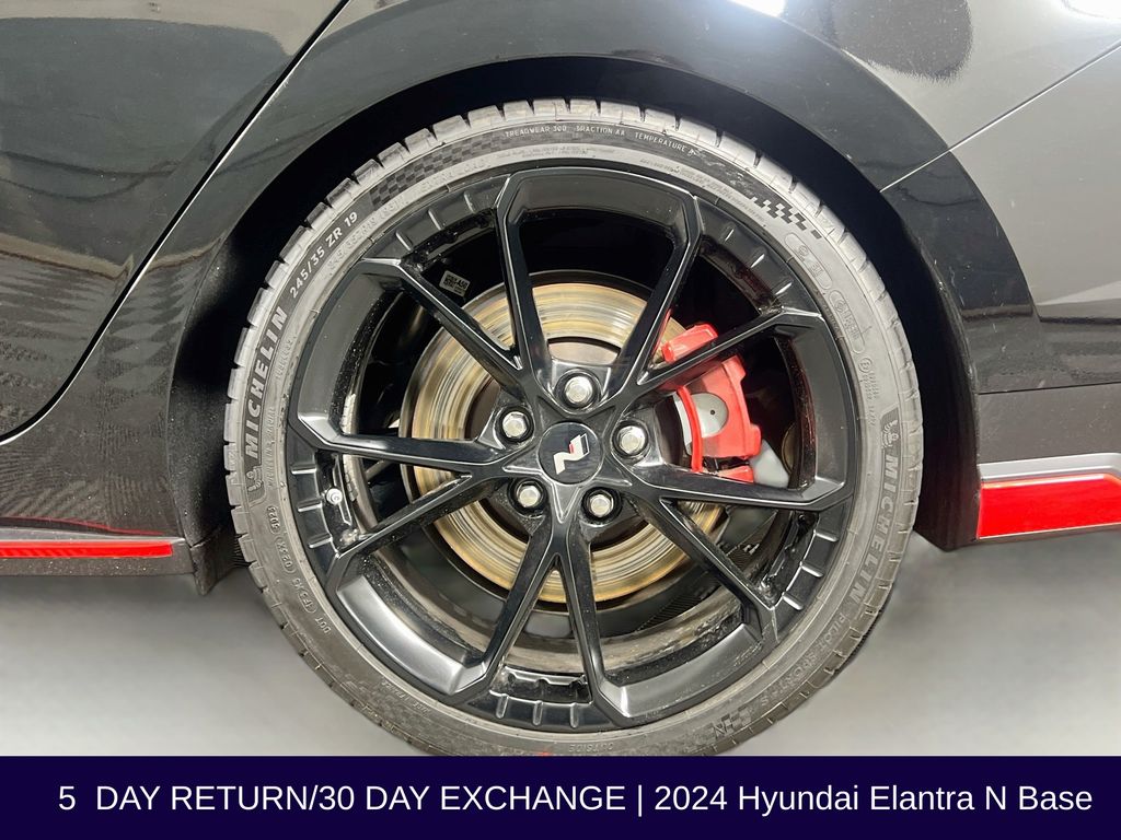 2024 Hyundai Elantra N - Photo 37