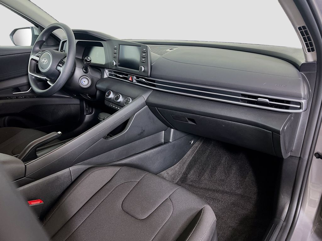 2026 Hyundai Elantra SE - Photo 27