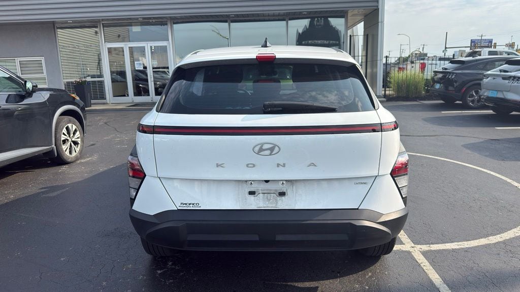 2024 Hyundai Kona SE - Photo 6