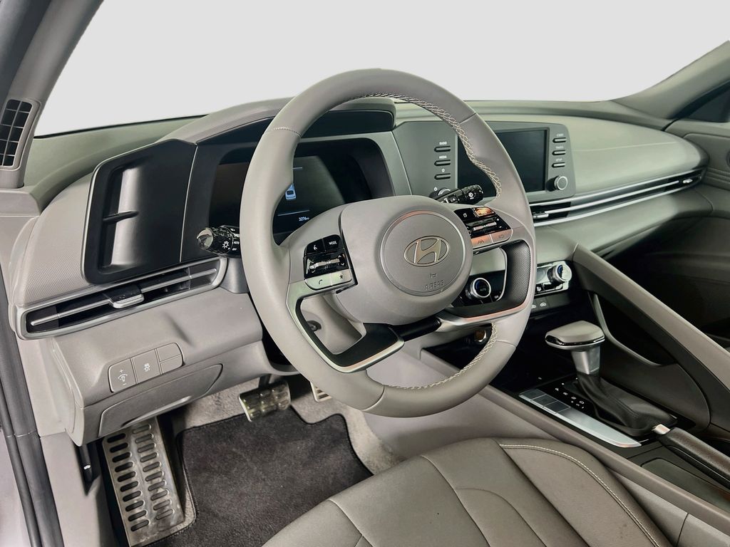 2026 Hyundai Elantra SEL Sport - Photo 9