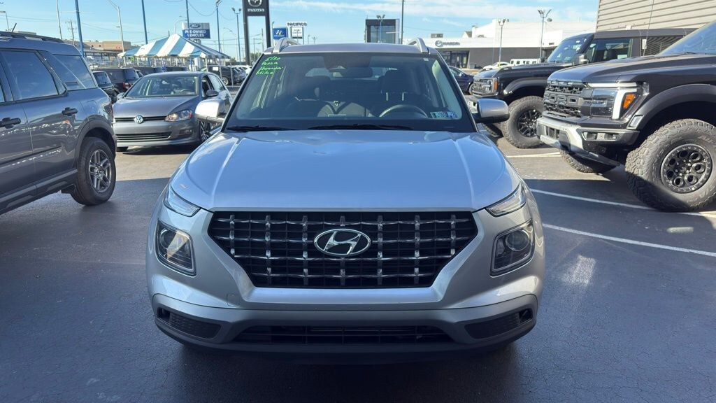 Used 2023 Hyundai Venue SEL SUV