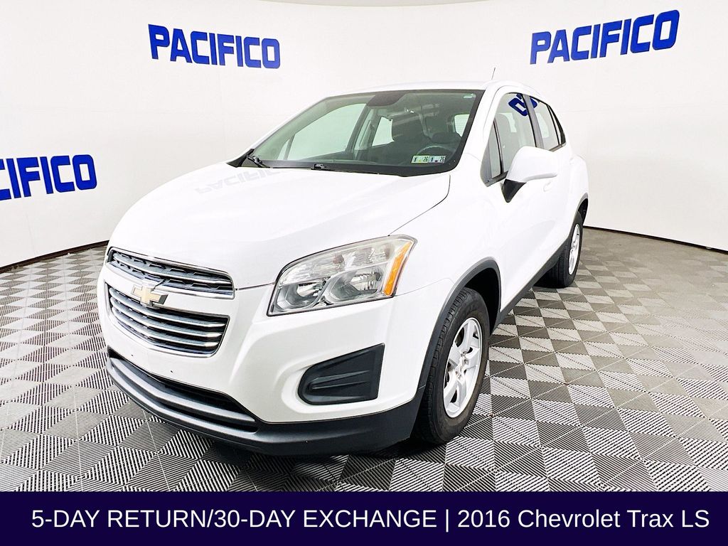 2016 Chevrolet Trax LS photo 3