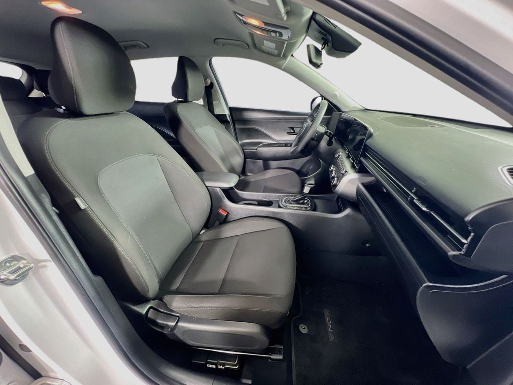 2024 Hyundai Kona SE - Photo 26