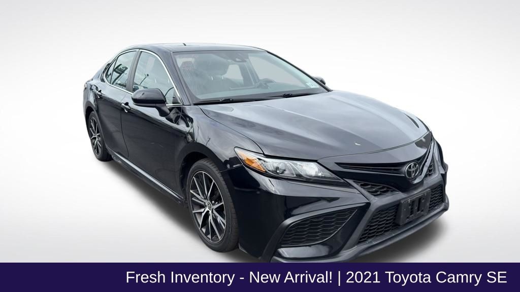 Used 2021 Toyota Camry SE Sedan