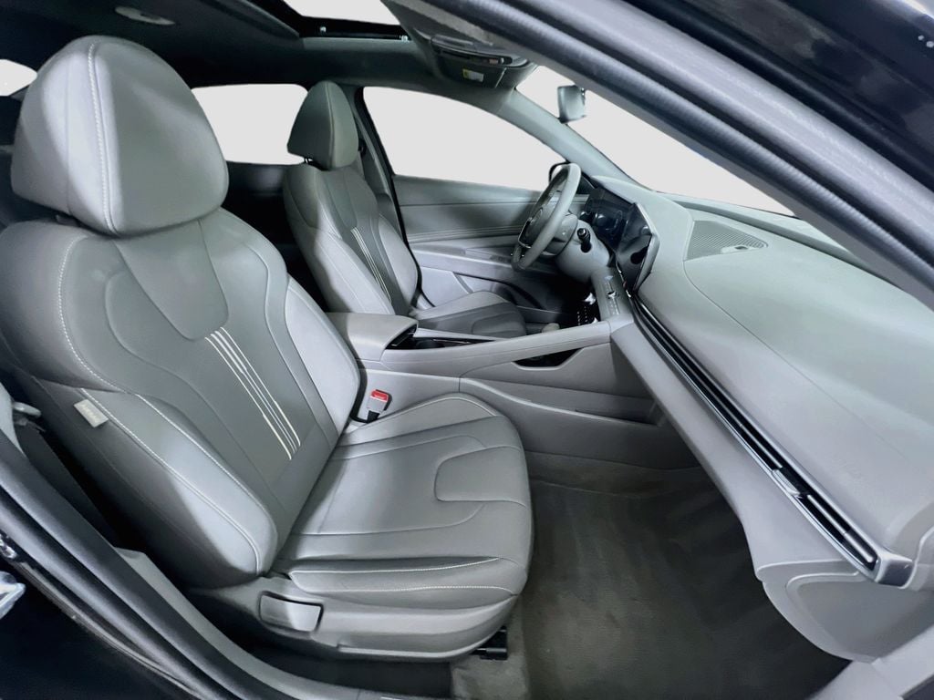 2024 Hyundai Elantra SEL - Photo 28