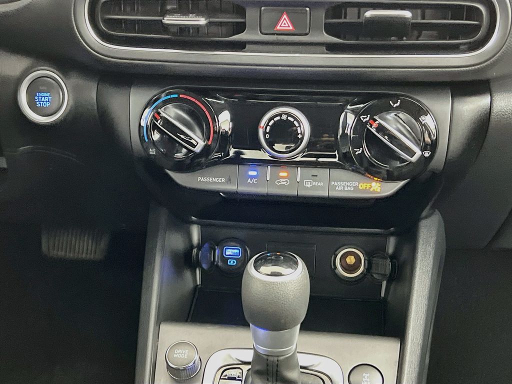 2023 Hyundai Kona SEL - Photo 17