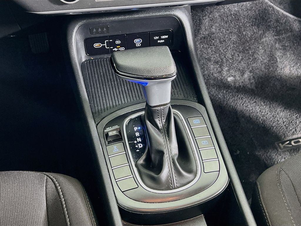 2024 Hyundai Kona SE - Photo 18