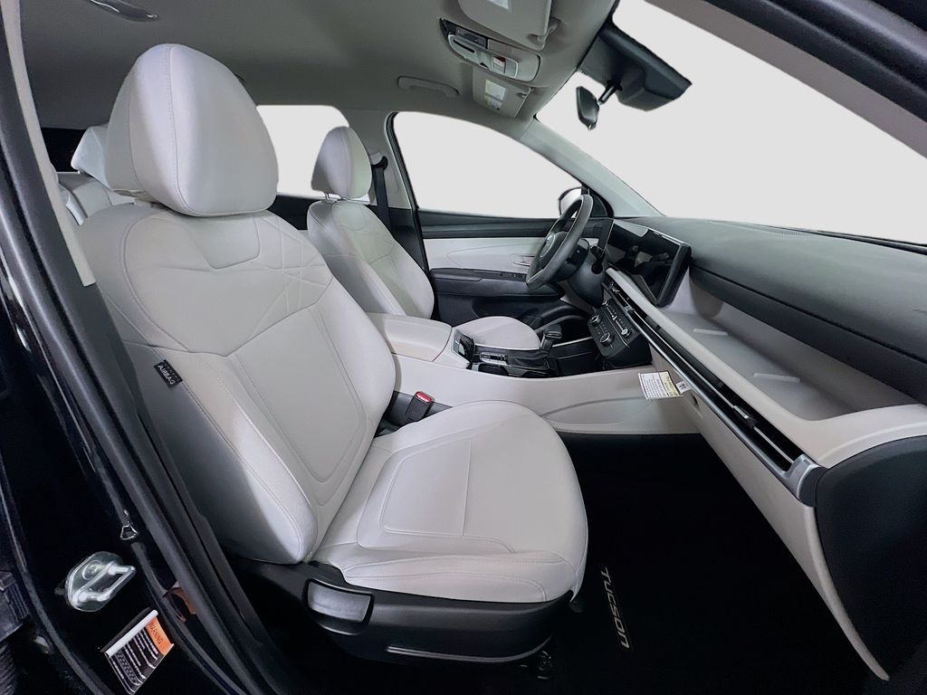 2025 Hyundai Tucson SE - Photo 26