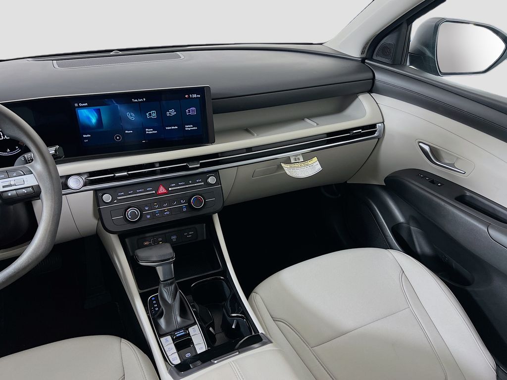 2025 Hyundai Tucson SE - Photo 23