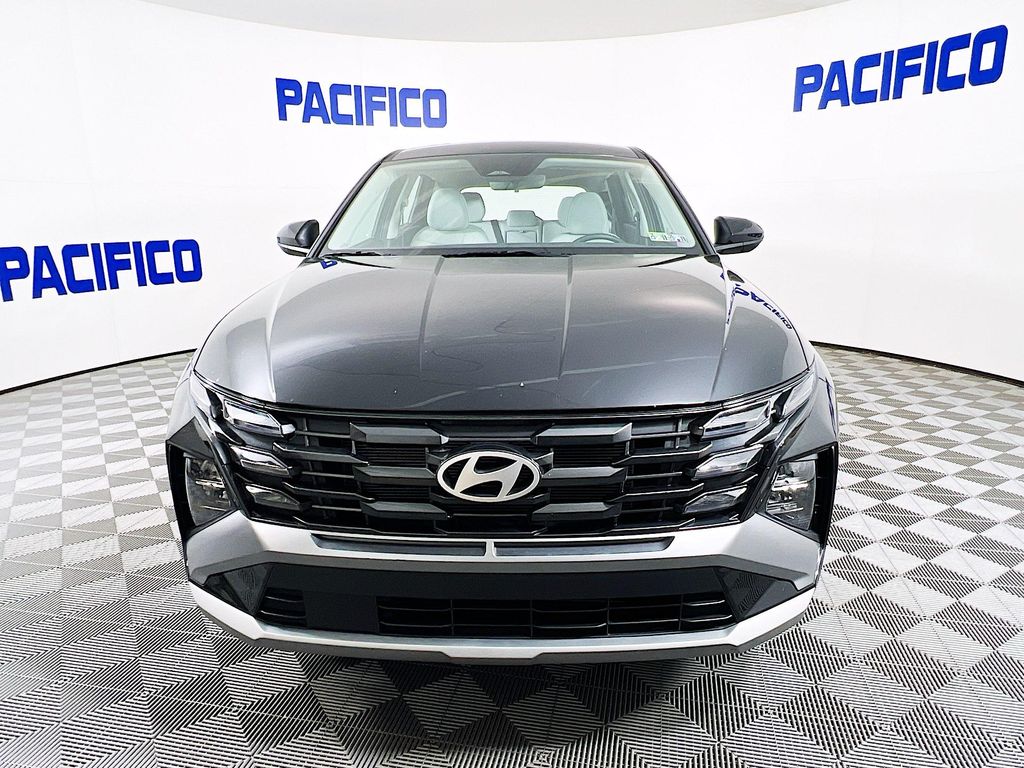 2025 Hyundai Tucson SE photo 3
