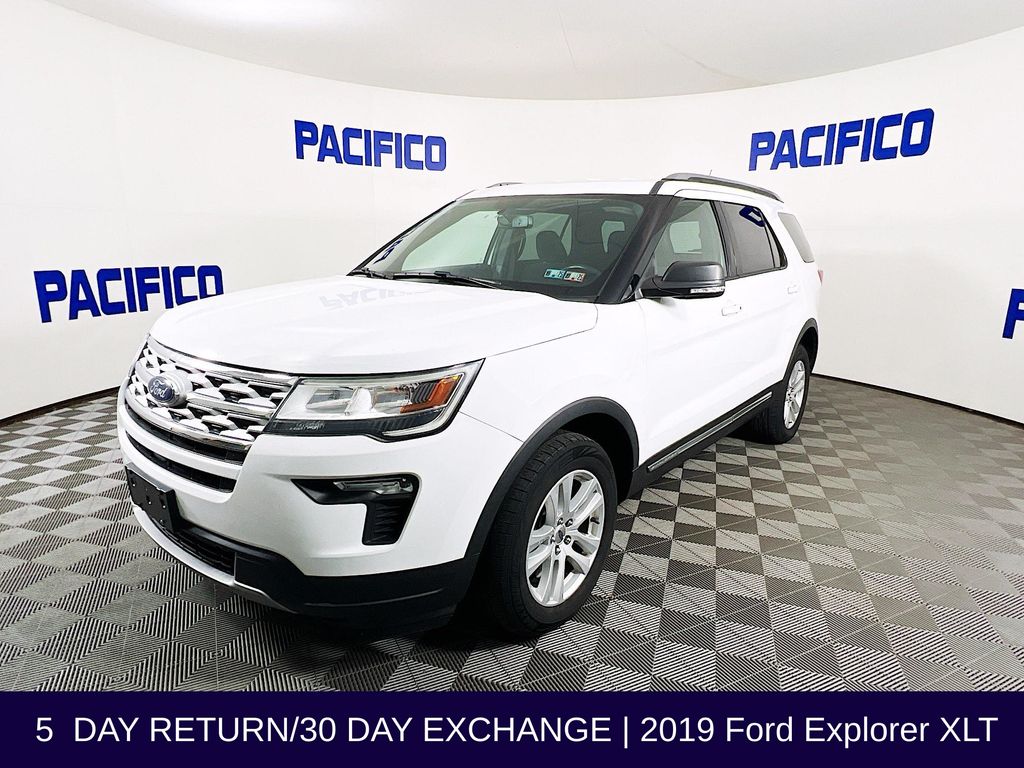 2019 Ford Explorer XLT photo 2
