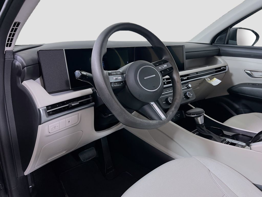 2025 Hyundai Tucson SE - Photo 9