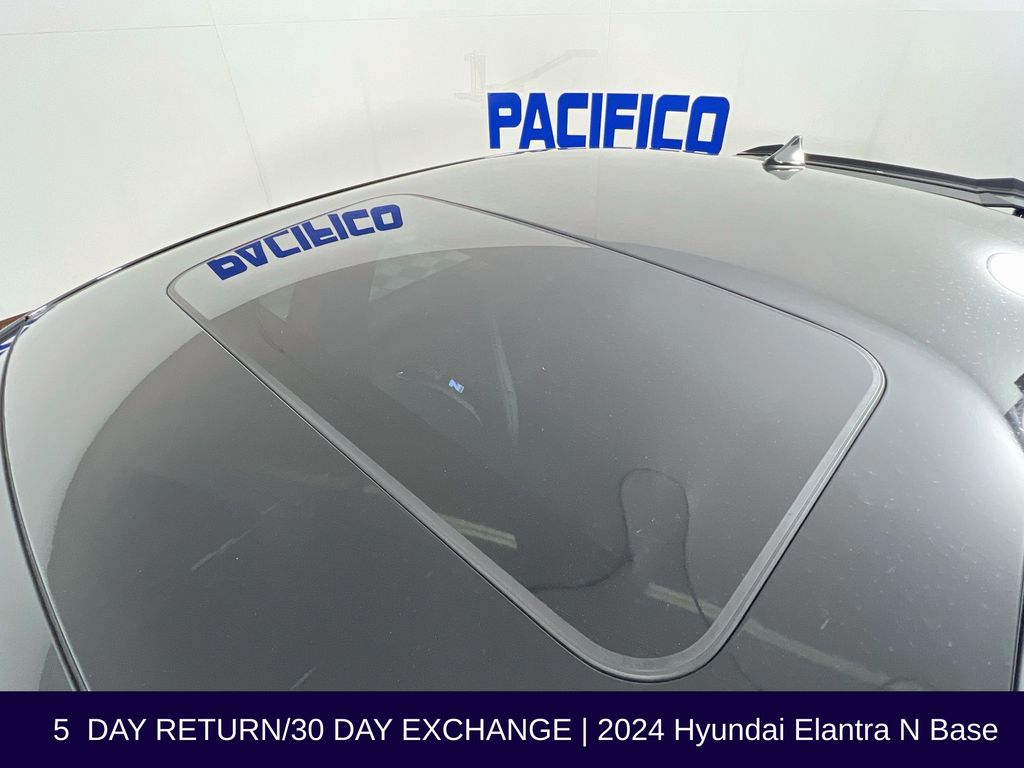 2024 Hyundai Elantra N - Photo 17