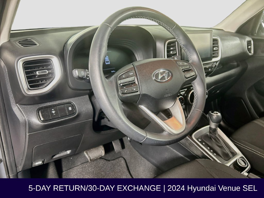 2024 Hyundai Venue SEL - Photo 11