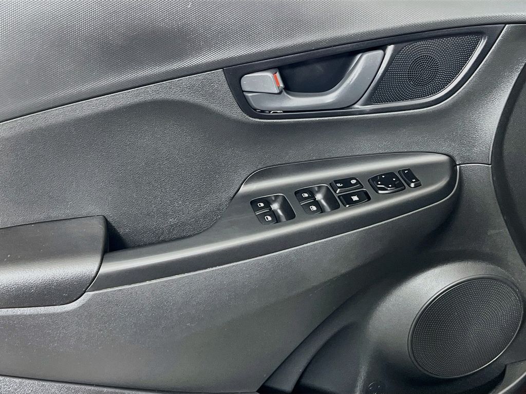 2023 Hyundai Kona SEL - Photo 19