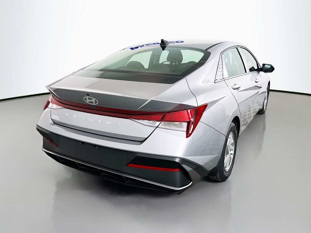 2026 Hyundai Elantra SE - Photo 7