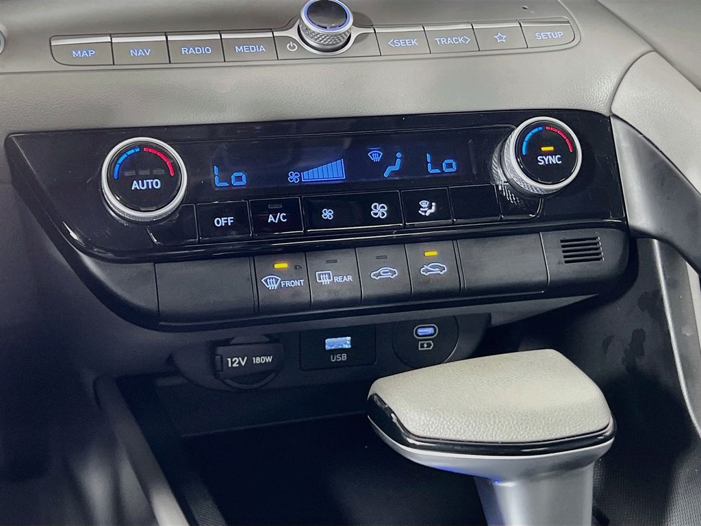 2024 Hyundai Elantra SEL - Photo 15