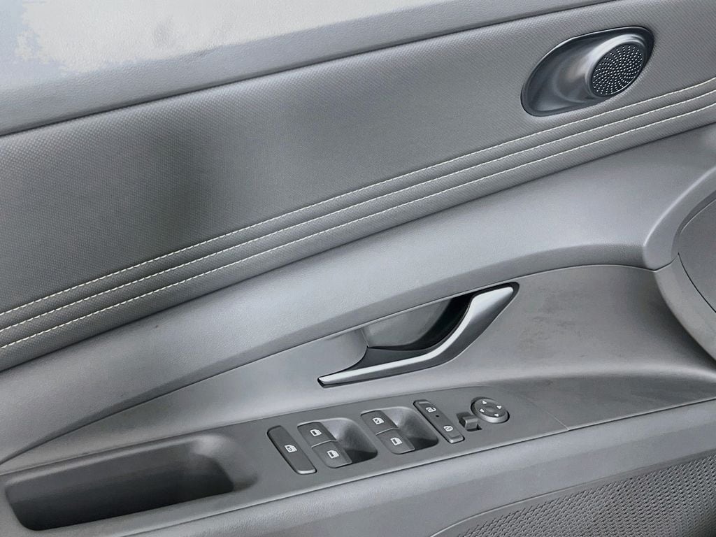 2026 Hyundai Elantra SEL Sport - Photo 19