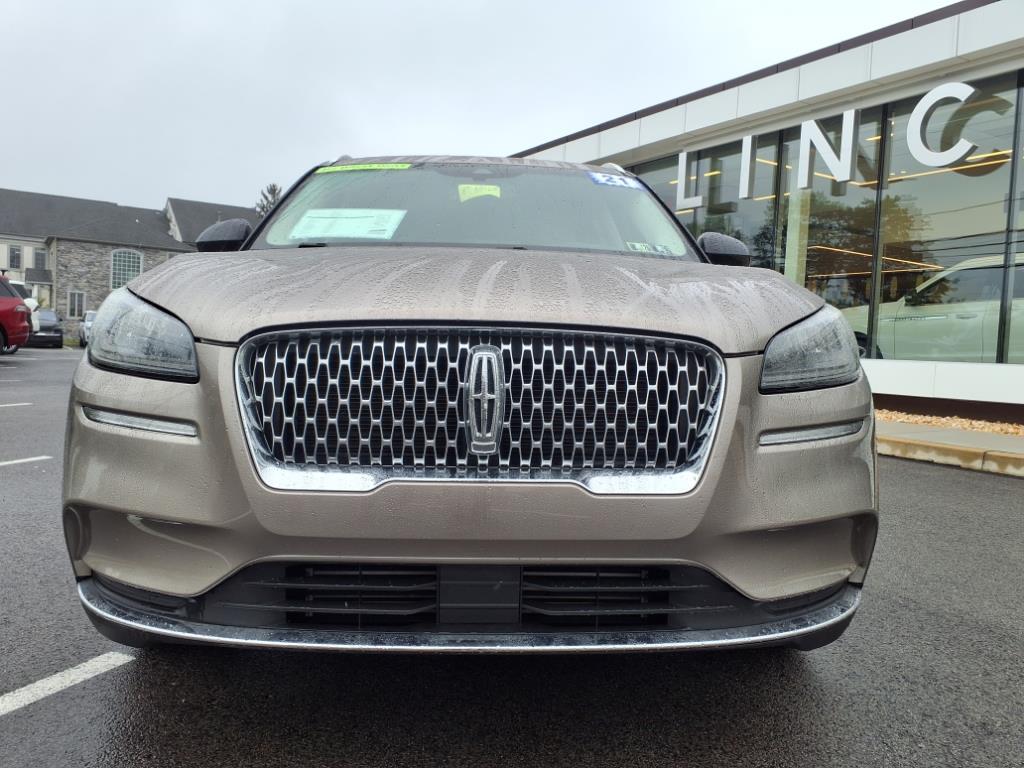 2021 Lincoln Corsair Standard photo 2